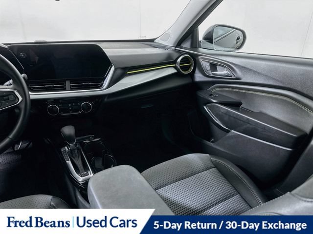 Used 2025 Chevrolet Trax LT w/ Driver Confidence Package FWD image 27