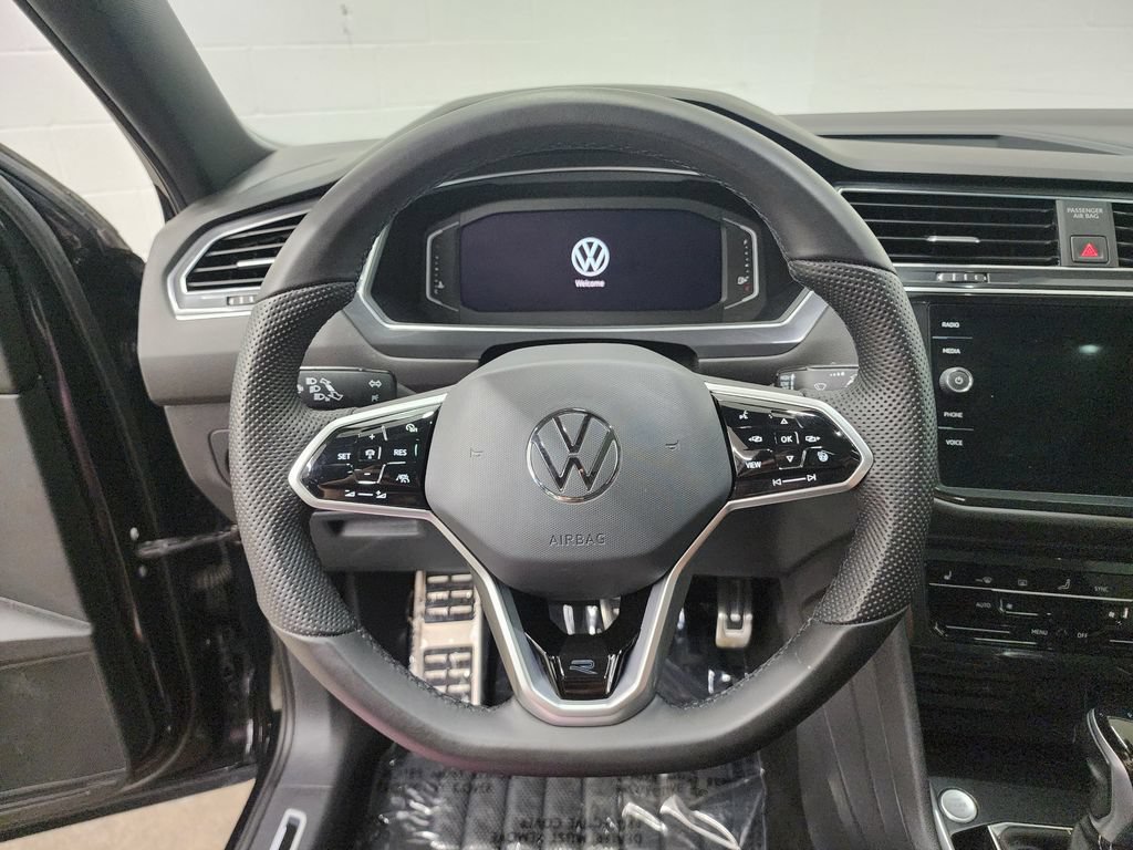 Used 2022 Volkswagen Tiguan SEL R-Line AWD/4WD image 15