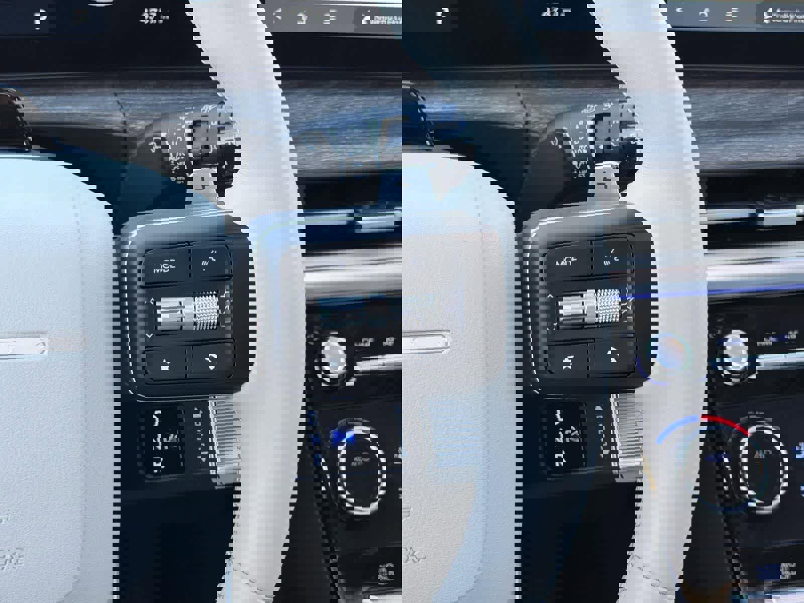 Certified 2025 Hyundai Santa Fe Limited w/ Tow & Go Package image 14