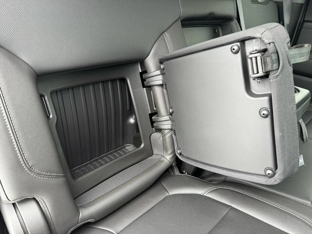 Used 2020 Chevrolet Silverado 2500 LTZ w/ LTZ Convenience Package image 15