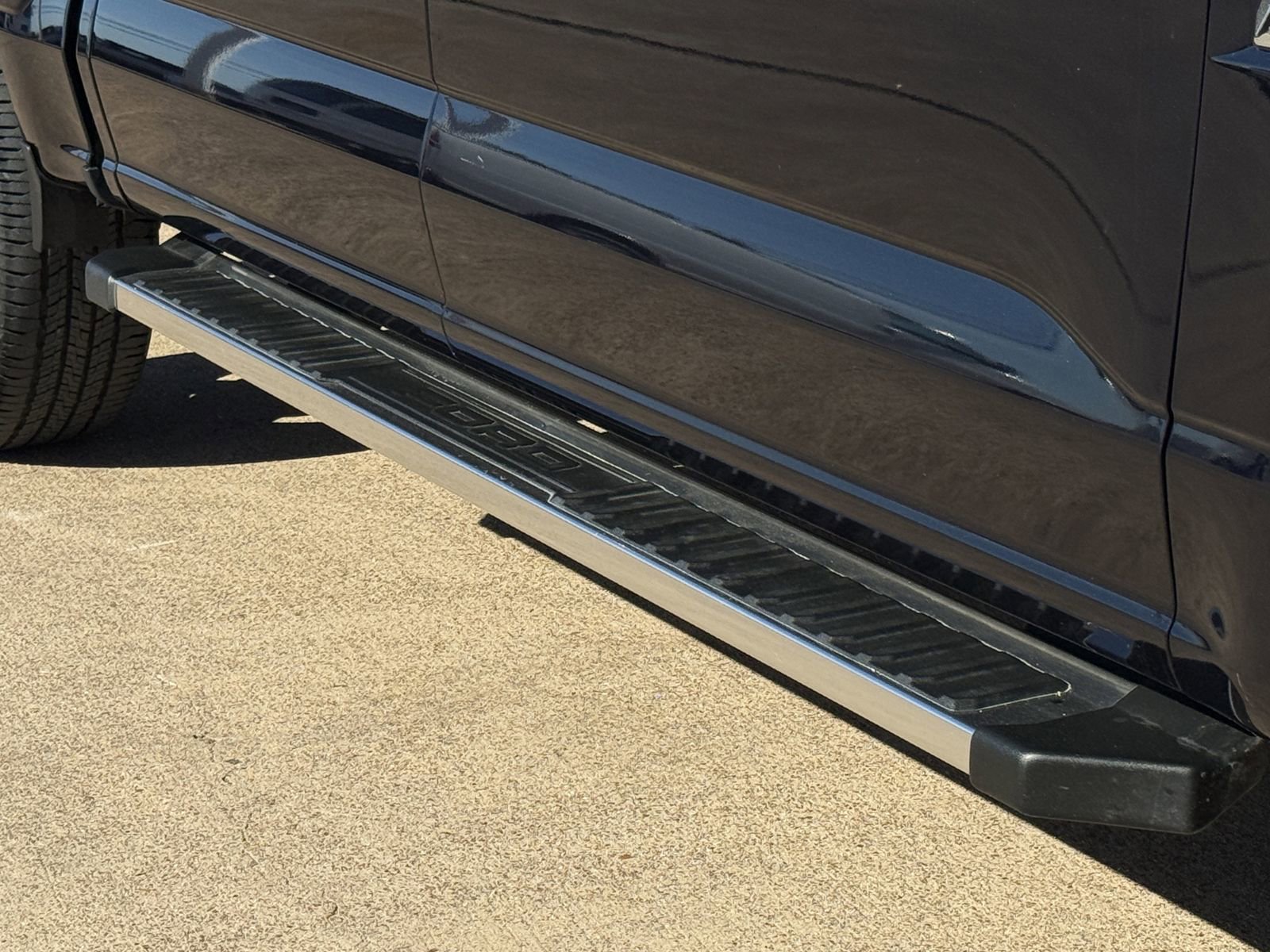 Used 2023 Ford F150 Lariat w/ Trailer Tow Package image 10