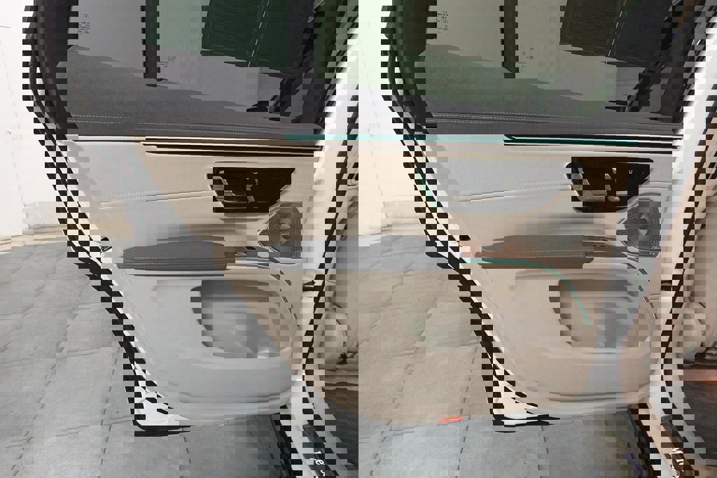 Used 2023 Mercedes-Benz EQS 580 4MATIC SUV image 28