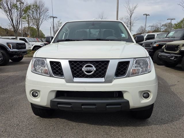 Used 2018 Nissan Frontier SV image 2