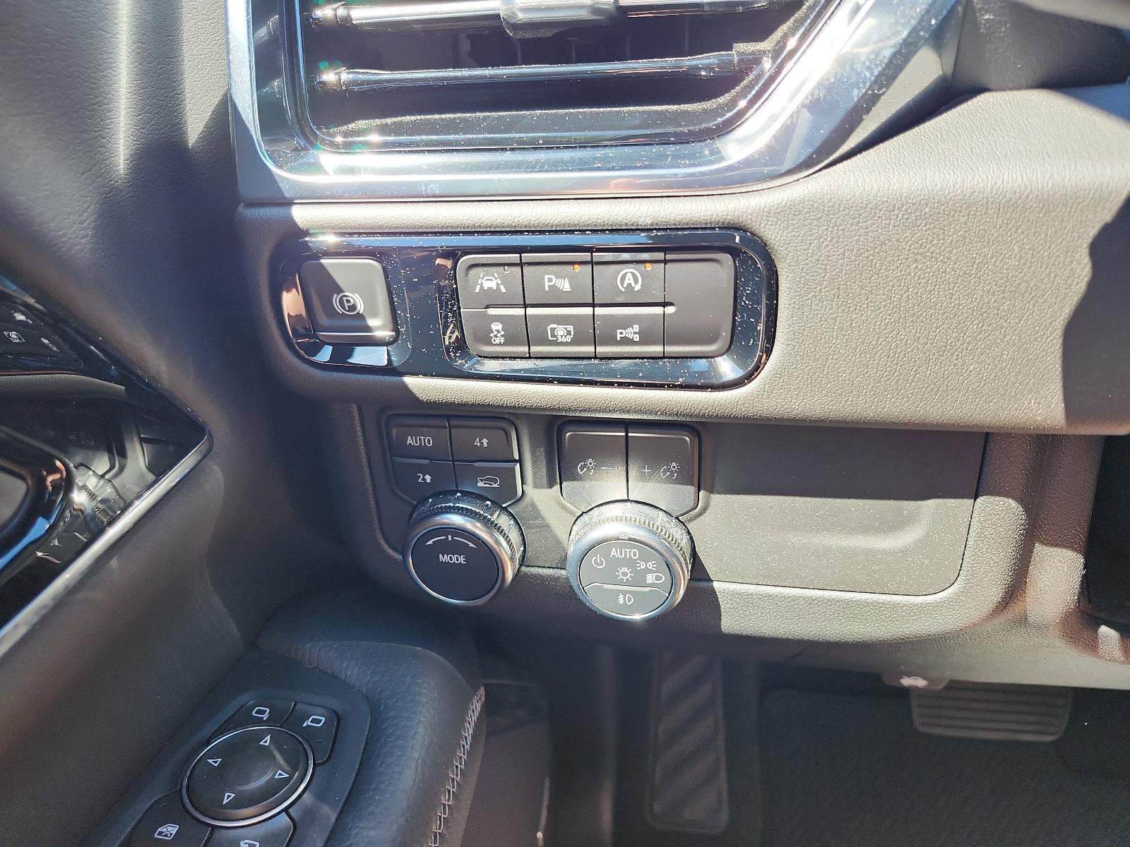 Certified 2025 GMC Yukon Denali w/ Sun & Power Step Package image 25