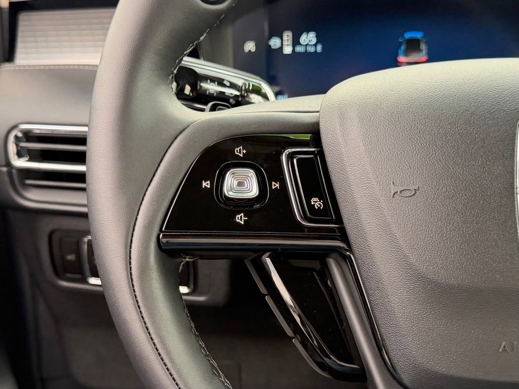 Used 2025 Lincoln Corsair FWD w/ Equipment Group 101A image 22