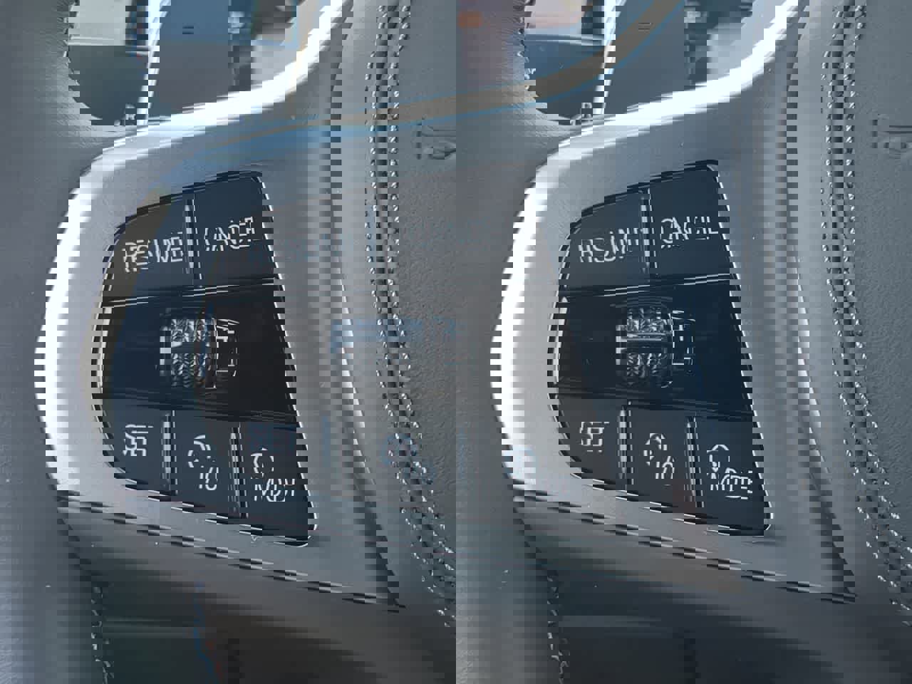 Used 2026 BMW X6 M60i w/ Executive Package image 25