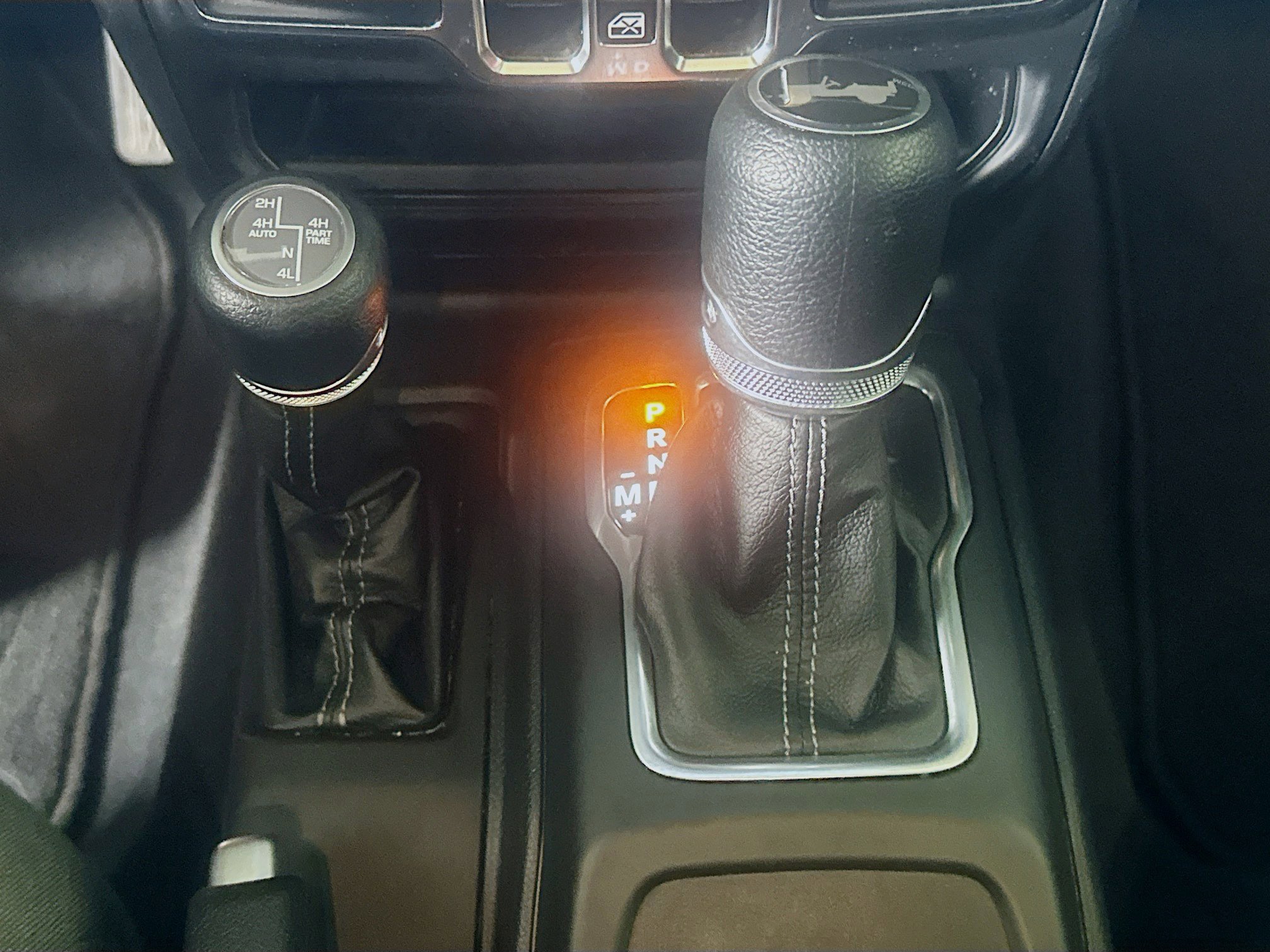 Used 2024 Jeep Wrangler Unlimited w/ Convenience Group AWD/4WD image 25