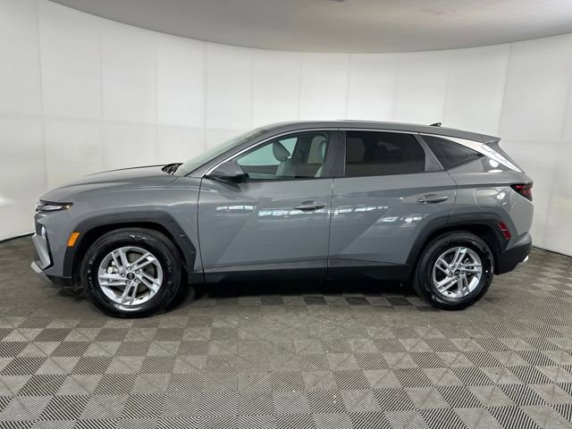 Used 2025 Hyundai Tucson SE image 6