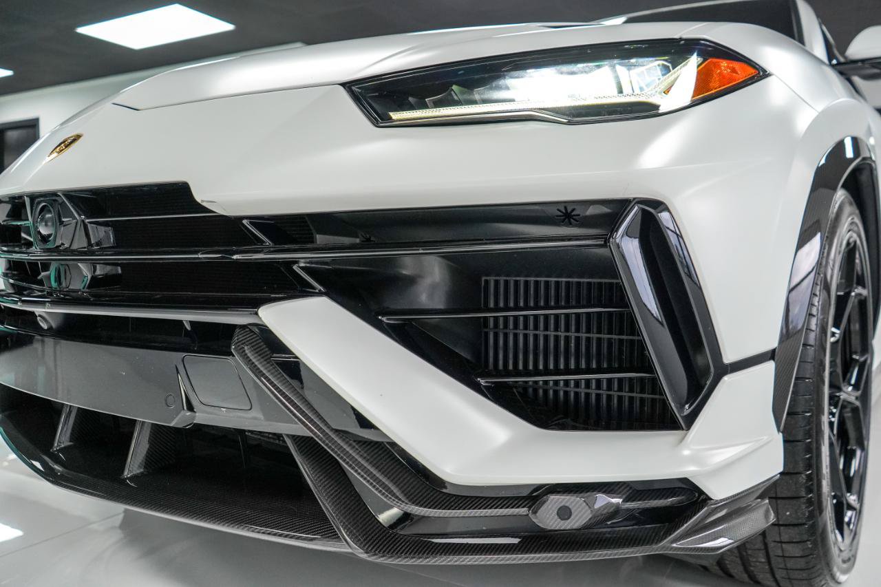 Used 2023 Lamborghini Urus Performante AWD/4WD image 15