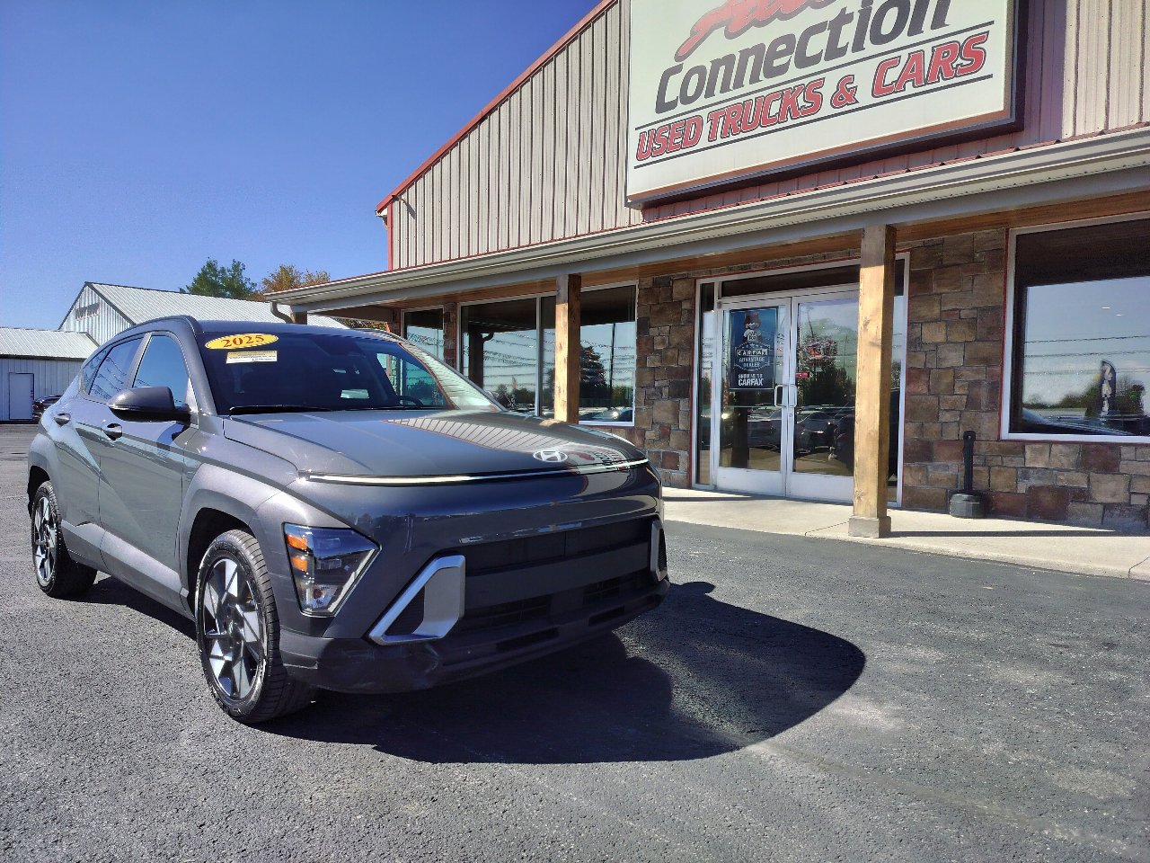 Used 2025 Hyundai Kona SEL image 2