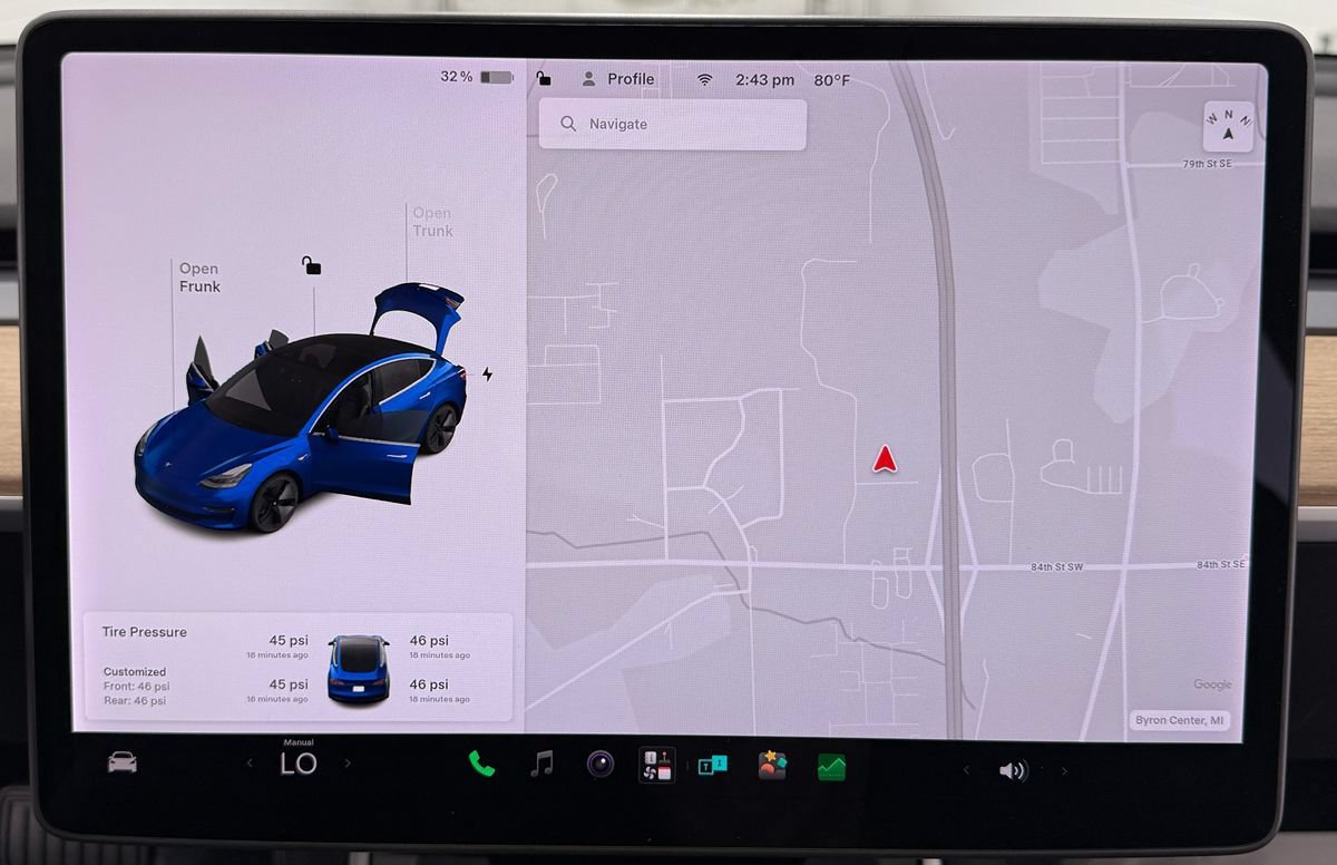 Used 2018 Tesla Model 3 Long Range RWD image 16