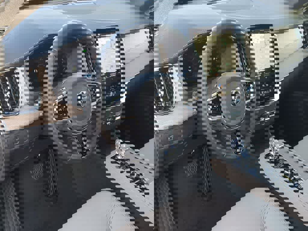 New 2026 Volvo XC90 B5 Core w/ Protection Package Premier image 2