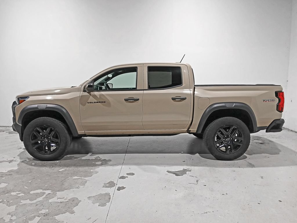 Used 2024 Chevrolet Colorado Trail Boss w/ Technology Package AWD/4WD image 4