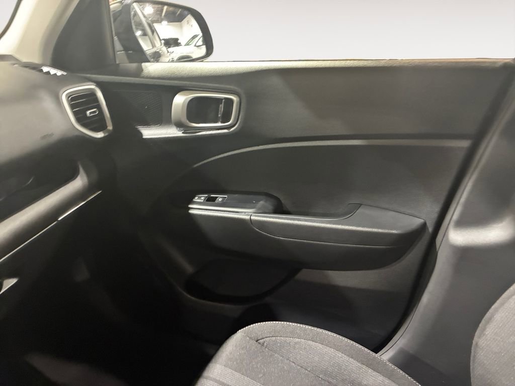 New 2026 Hyundai Venue SEL FWD image 24