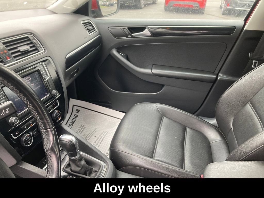 Used 2017 Volkswagen Jetta SEL image 15