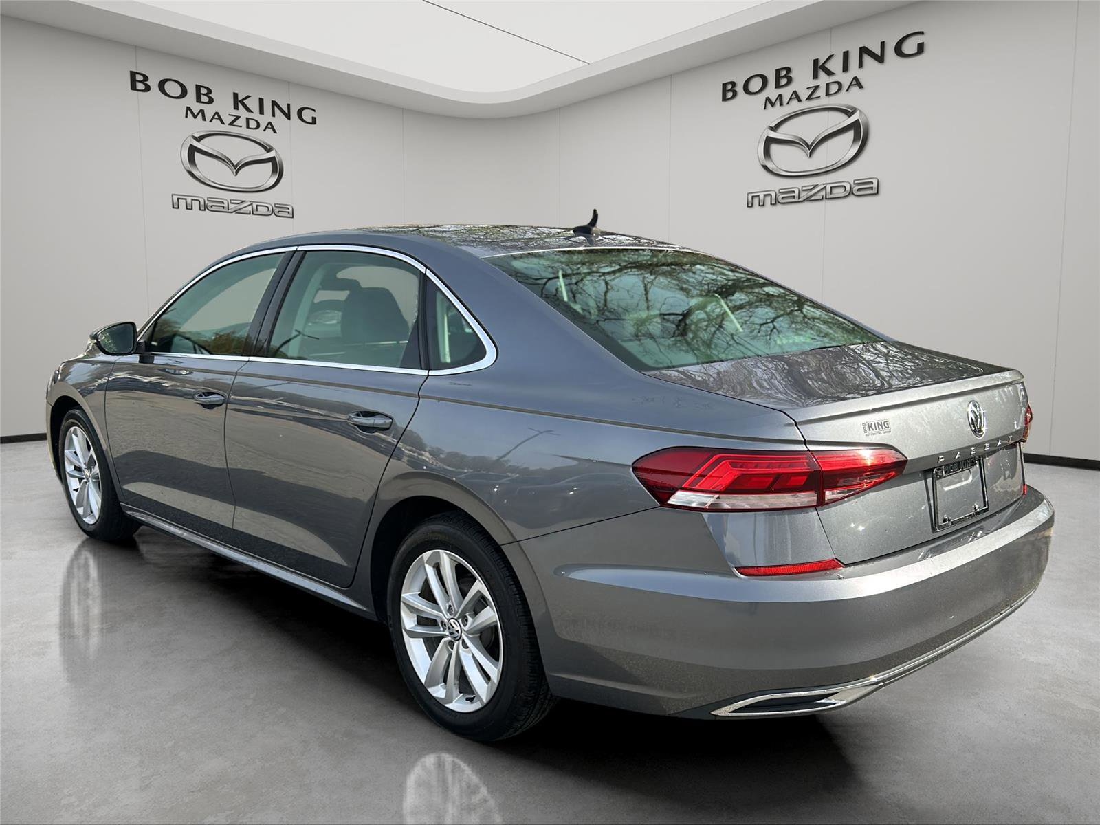 Used 2020 Volkswagen Passat 2.0T SE image 5