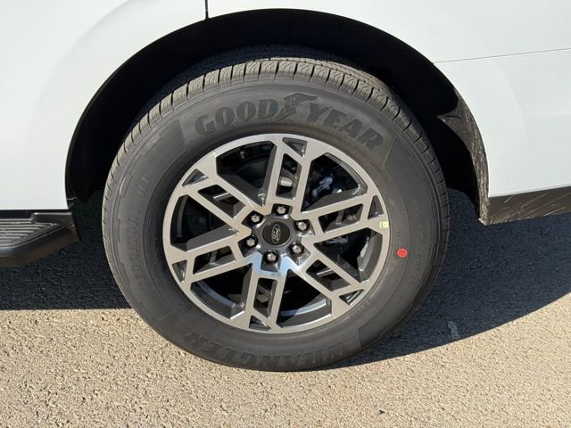 New 2025 Ford Expedition Active image 5