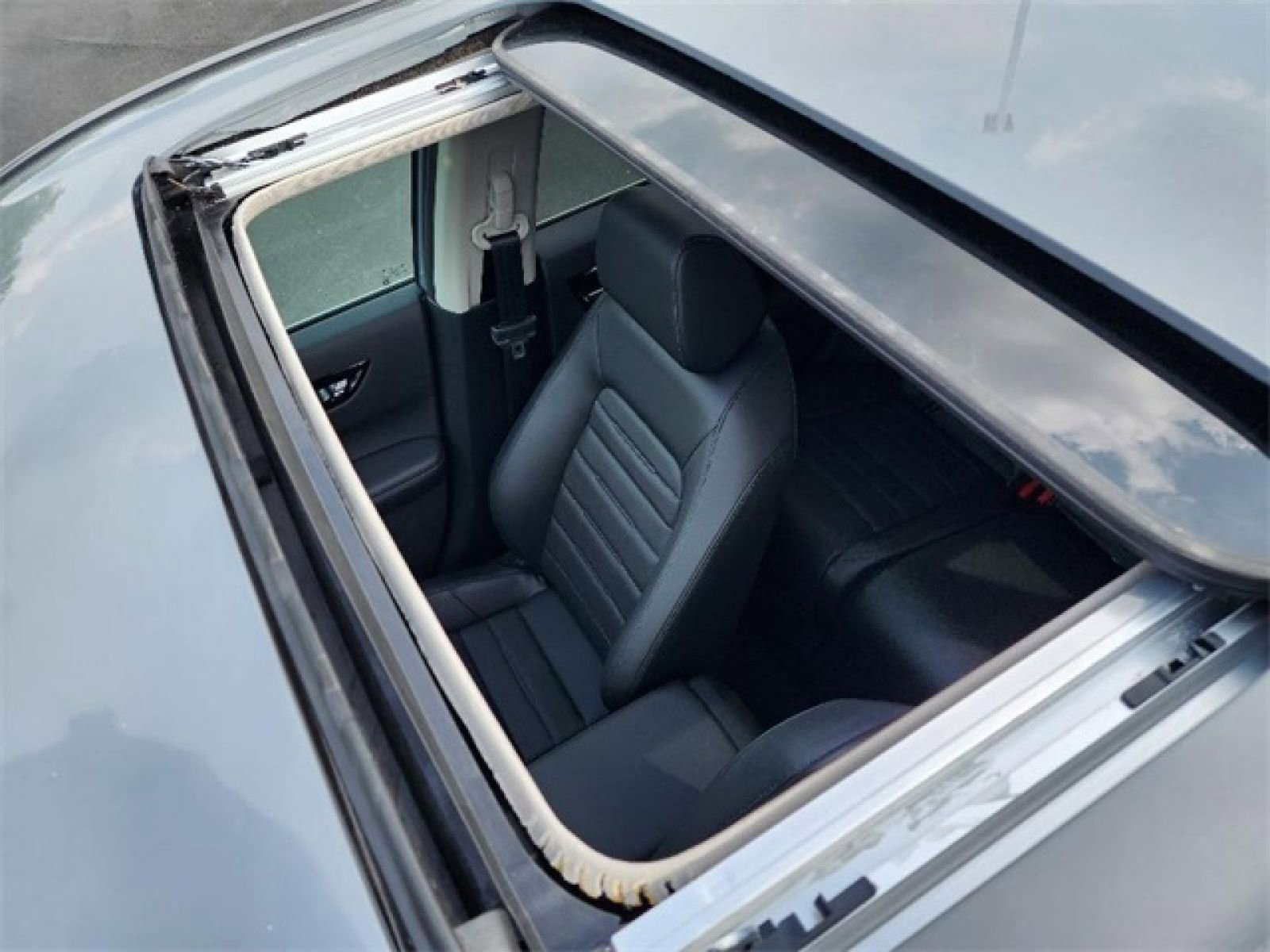 Used 2024 Honda CR-V EX-L image 2