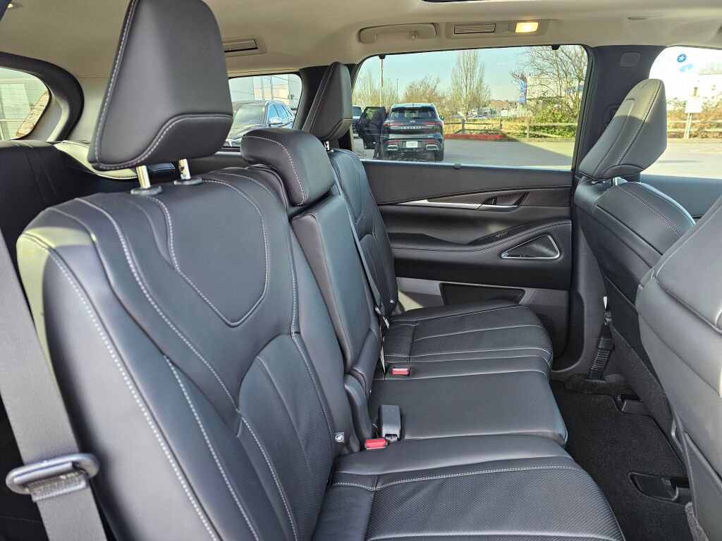 New 2025 INFINITI QX60 Sensory image 16