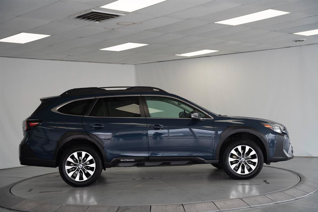 Used 2024 Subaru Outback Limited AWD/4WD image 9