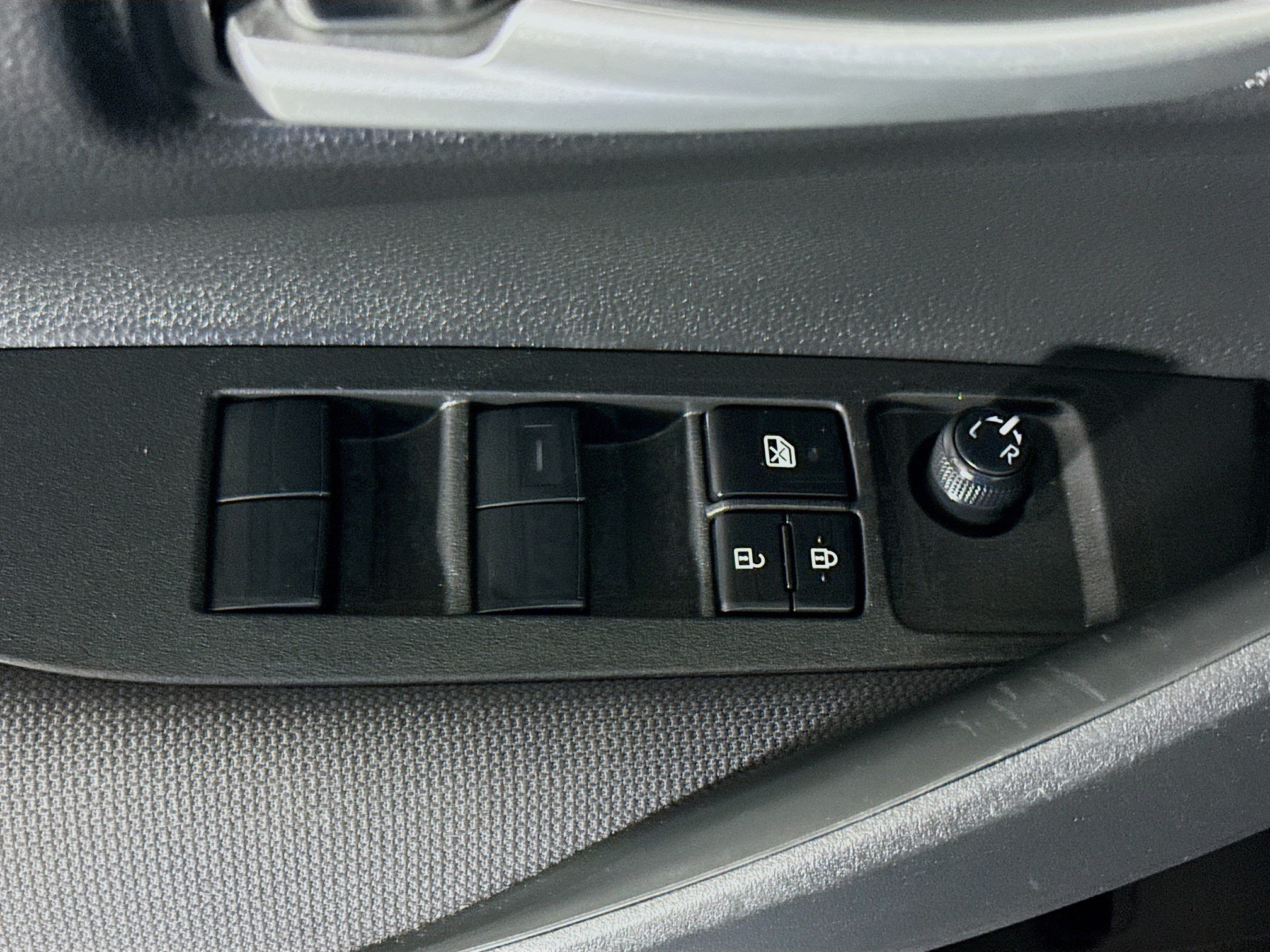 Used 2020 Toyota Corolla LE FWD image 23