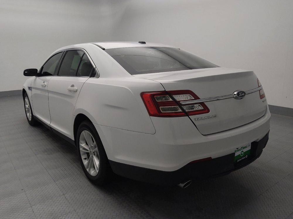 Used 2019 Ford Taurus SE image 5