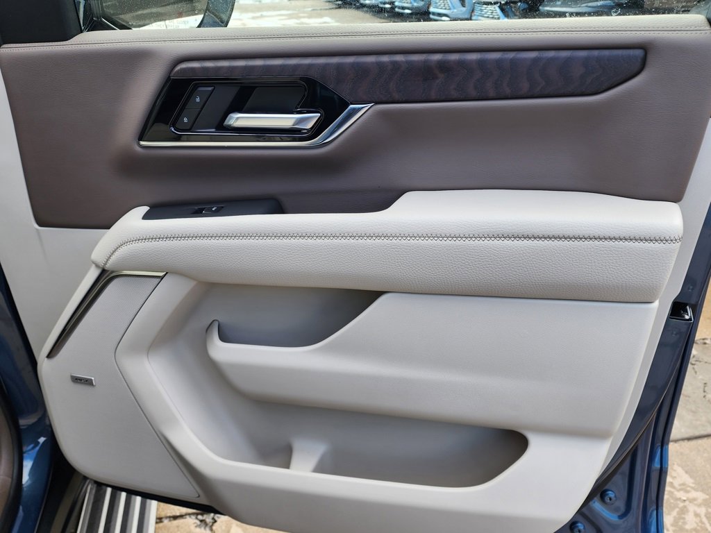 New 2026 GMC Yukon XL Denali w/ Sun & Power Step Package image 43