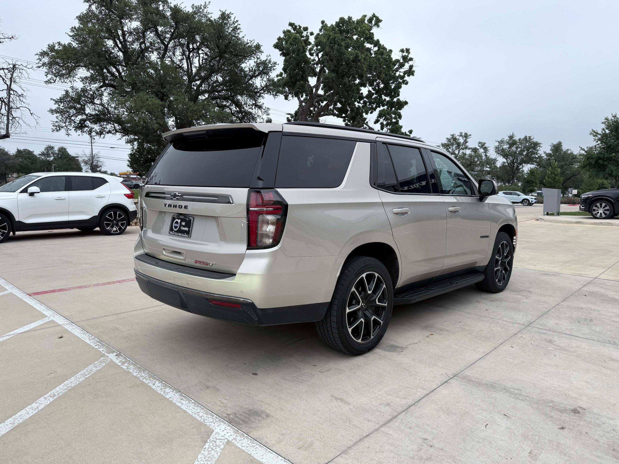 Used 2022 Chevrolet Tahoe RST w/ Luxury Package RWD image 5