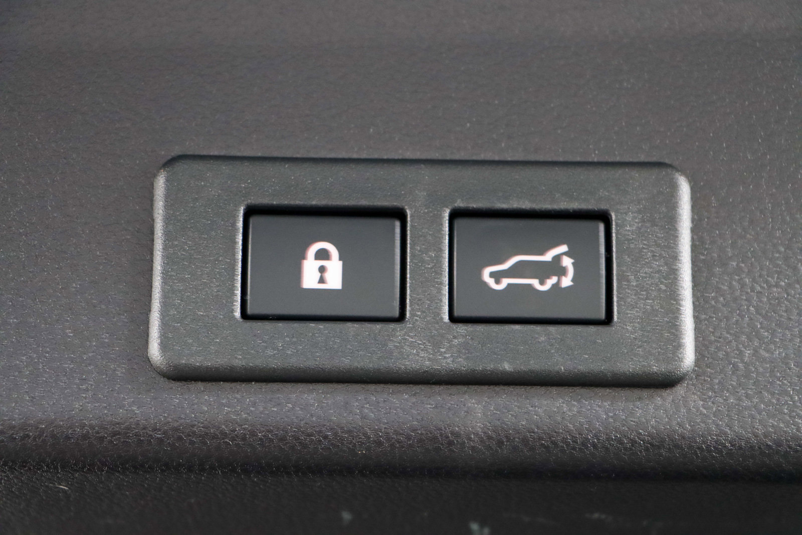 Used 2022 Subaru Ascent Limited w/ Technology Package image 36