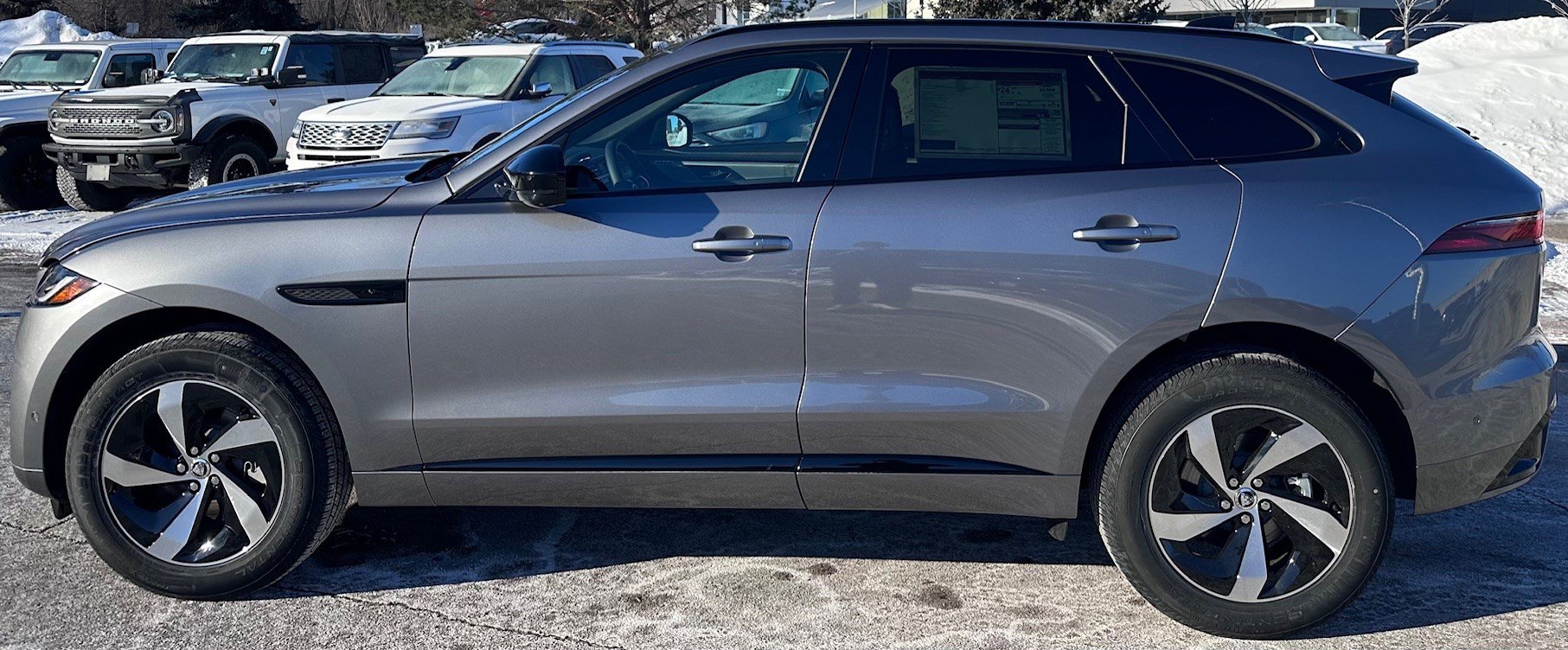New 2026 Jaguar F-PACE R-Dynamic S image 8