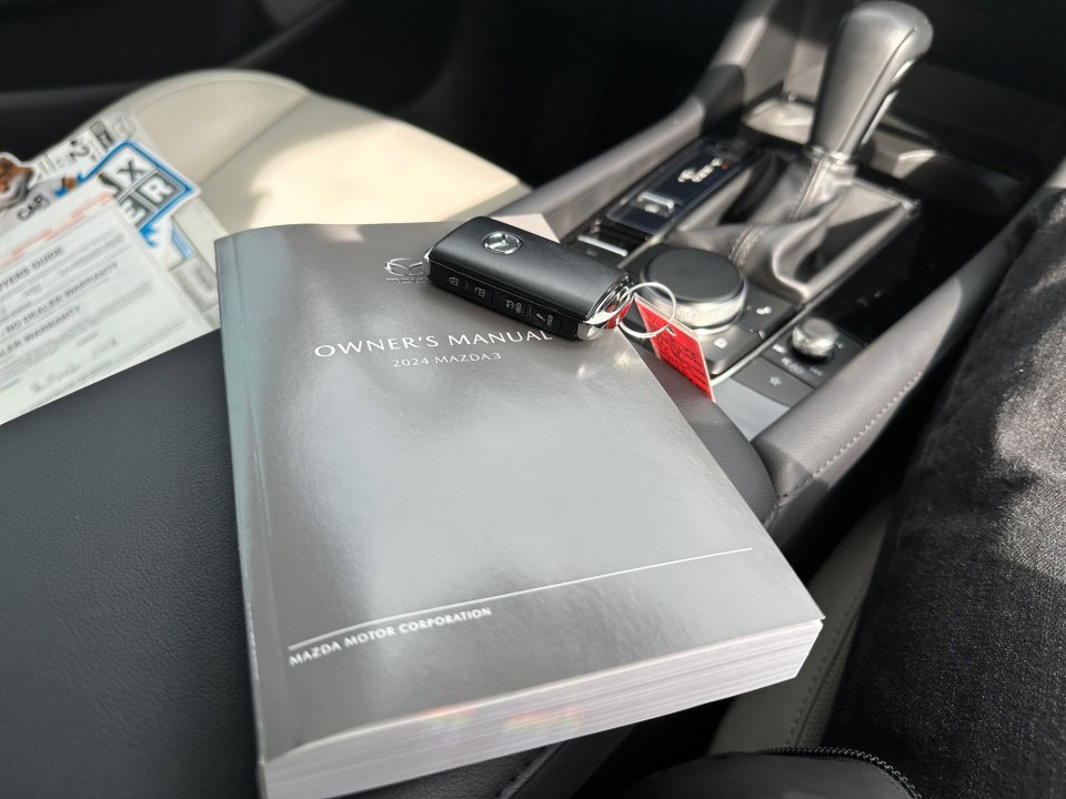 Used 2024 MAZDA MAZDA3 2.5 Turbo Sedan w/Premium Plus image 38