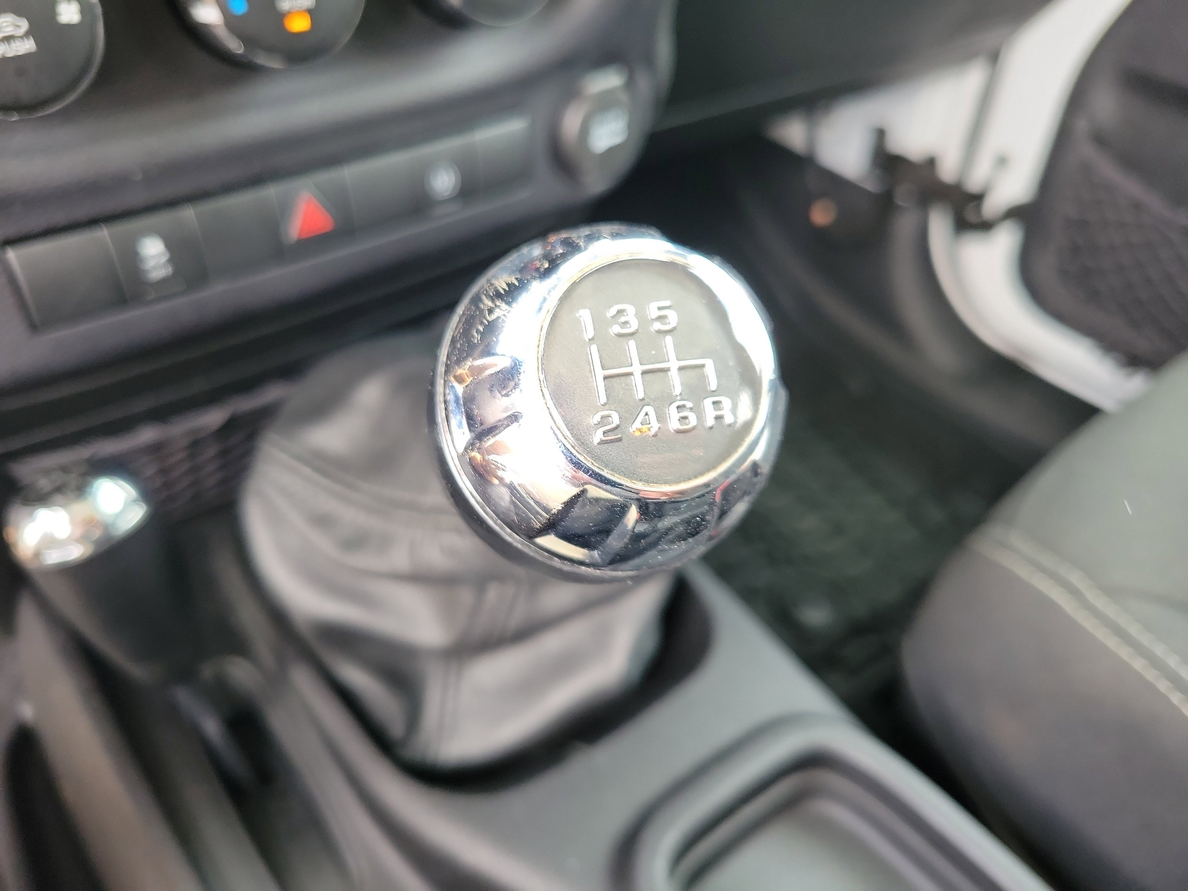 Used 2016 Jeep Wrangler Sahara w/ Connectivity Group image 7