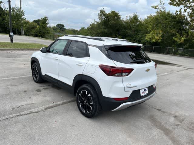 Used 2022 Chevrolet TrailBlazer LT w/ Confidence II Package FWD image 6