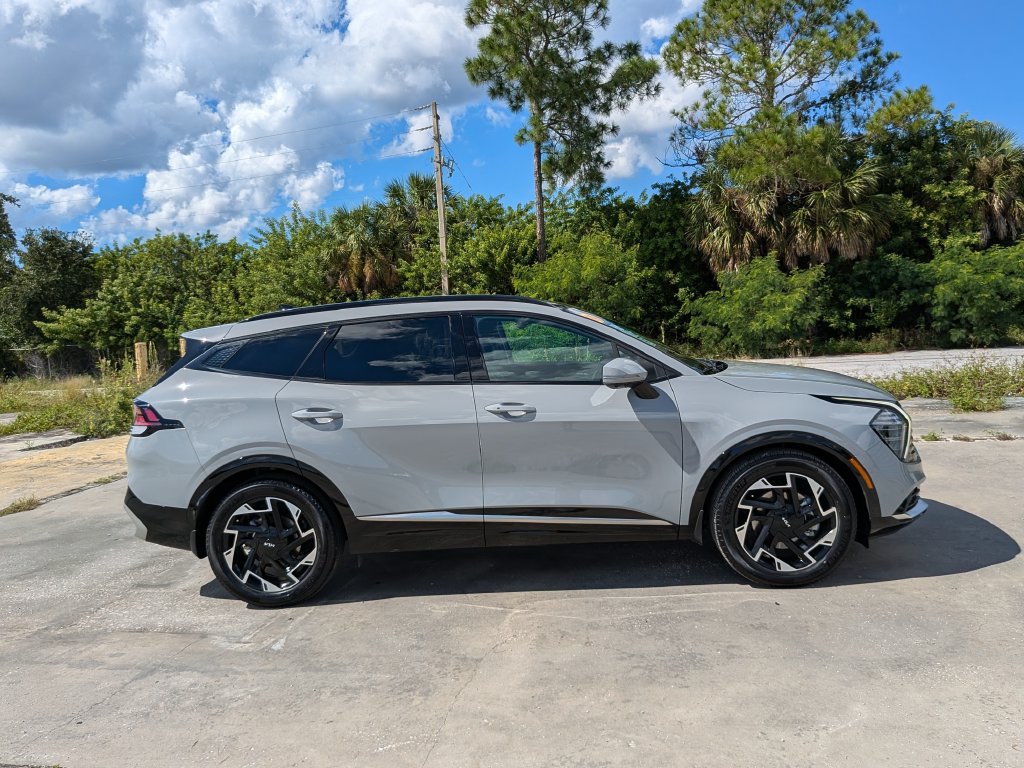 Certified 2024 Kia Sportage SX FWD image 9