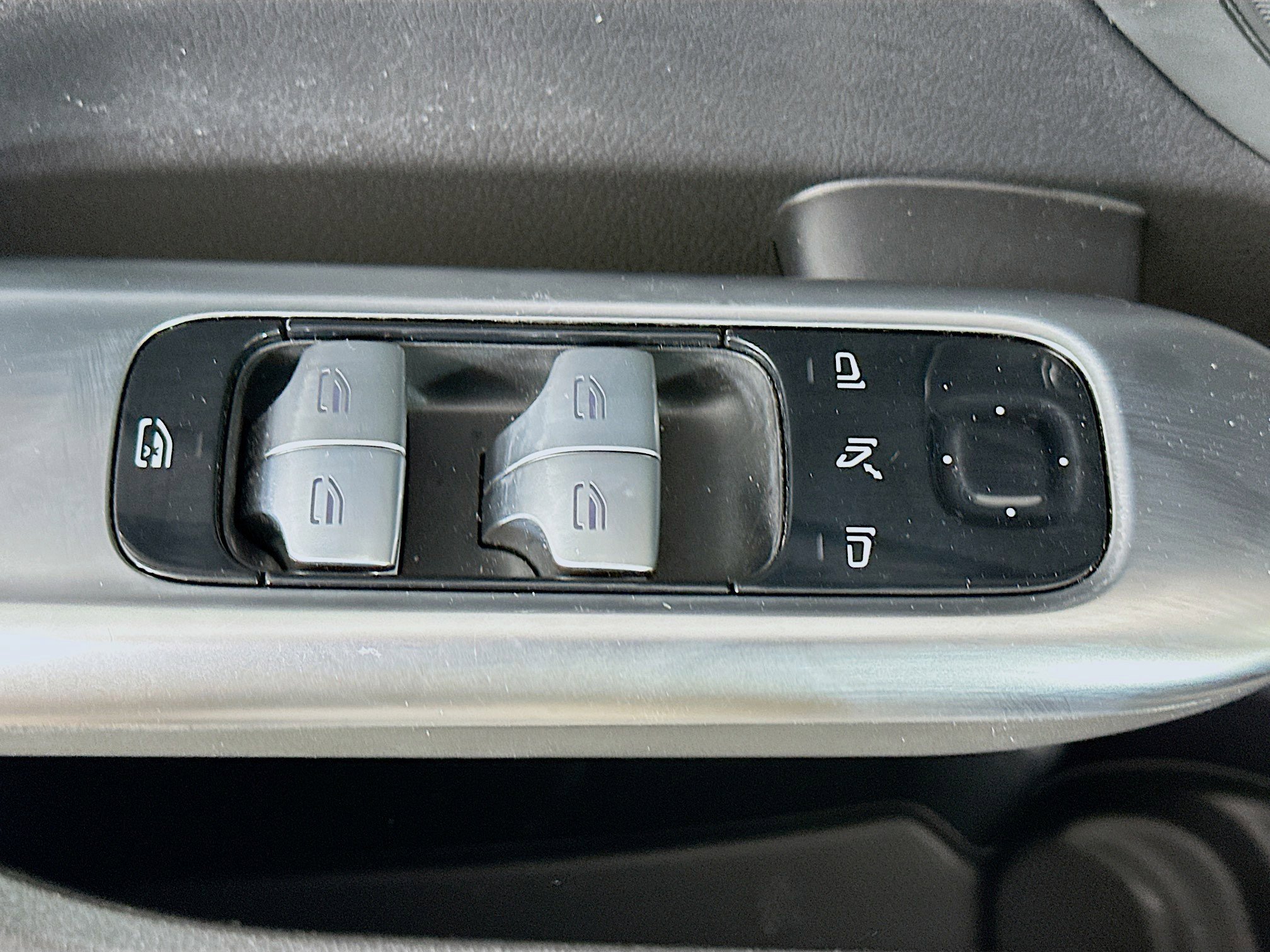 Used 2025 Mercedes-Benz C 300 4MATIC Sedan image 15