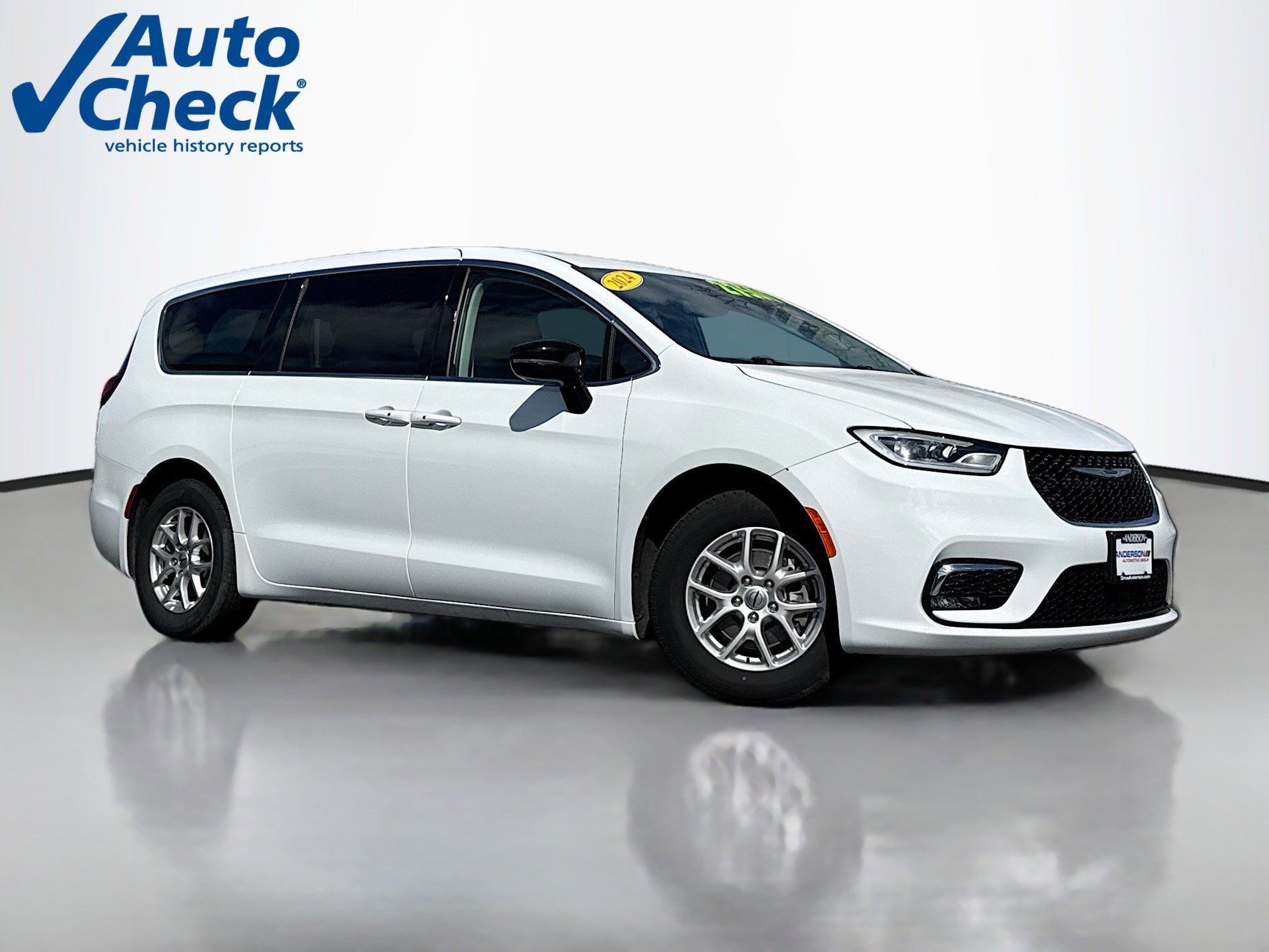 Used 2024 Chrysler Pacifica Touring-L FWD image 1