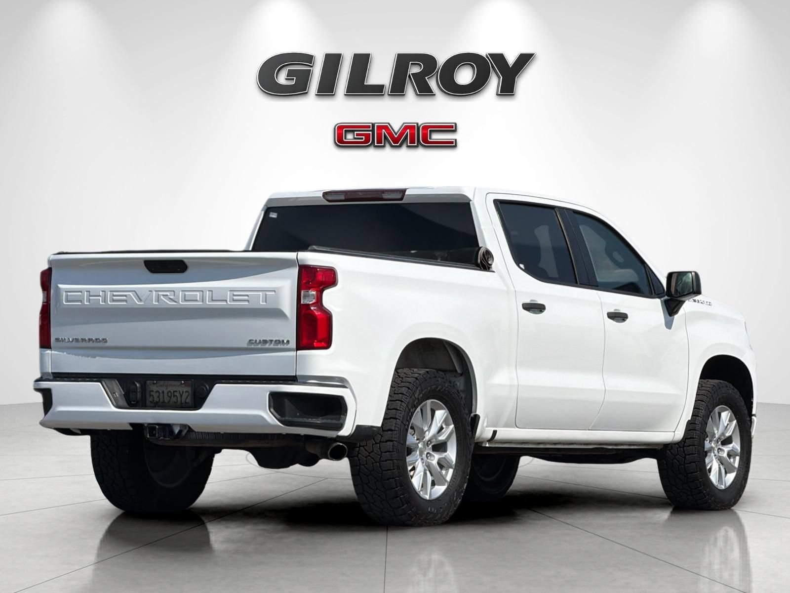 Used 2020 Chevrolet Silverado 1500 Custom w/ Custom Value Package RWD image 3