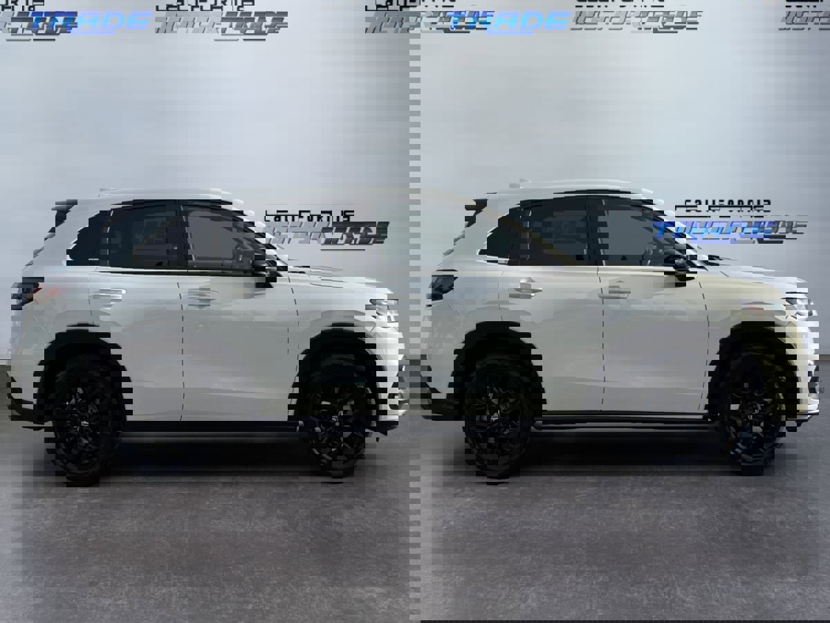 Used 2023 Honda HR-V Sport image 4