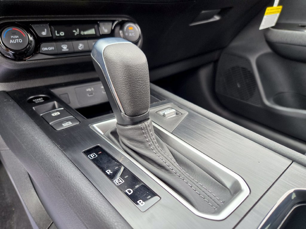 New 2027 Nissan Kicks SV AWD/4WD image 9