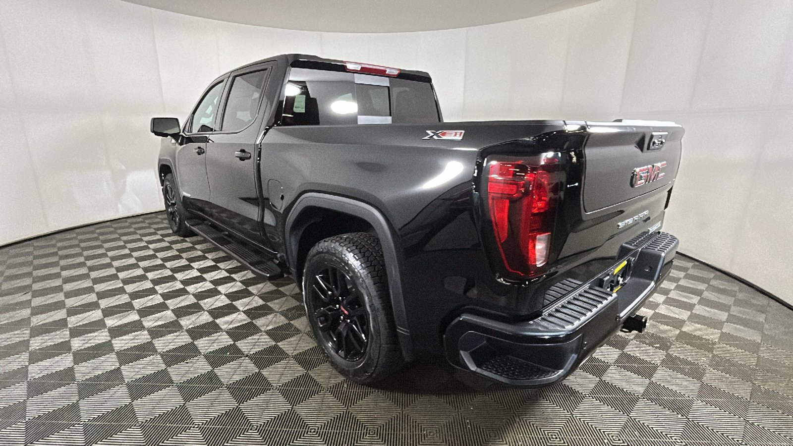 New 2026 GMC Sierra 1500 Elevation w/ Elevation Premium Package AWD/4WD image 5