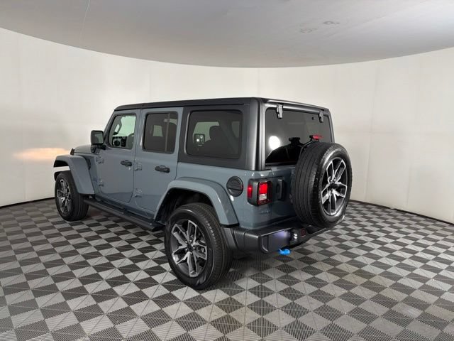 Used 2024 Jeep Wrangler Unlimited w/ Convenience Group AWD/4WD image 16