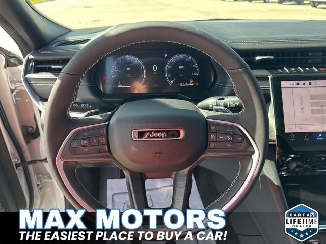 Used 2024 Jeep Grand Cherokee Limited w/ Luxury Tech Group II image 24