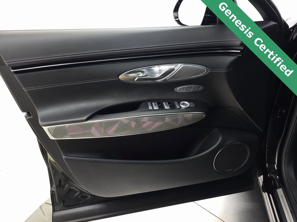 Used 2025 Genesis GV70 3.5T Sport w/ Sport Advanced Package image 17
