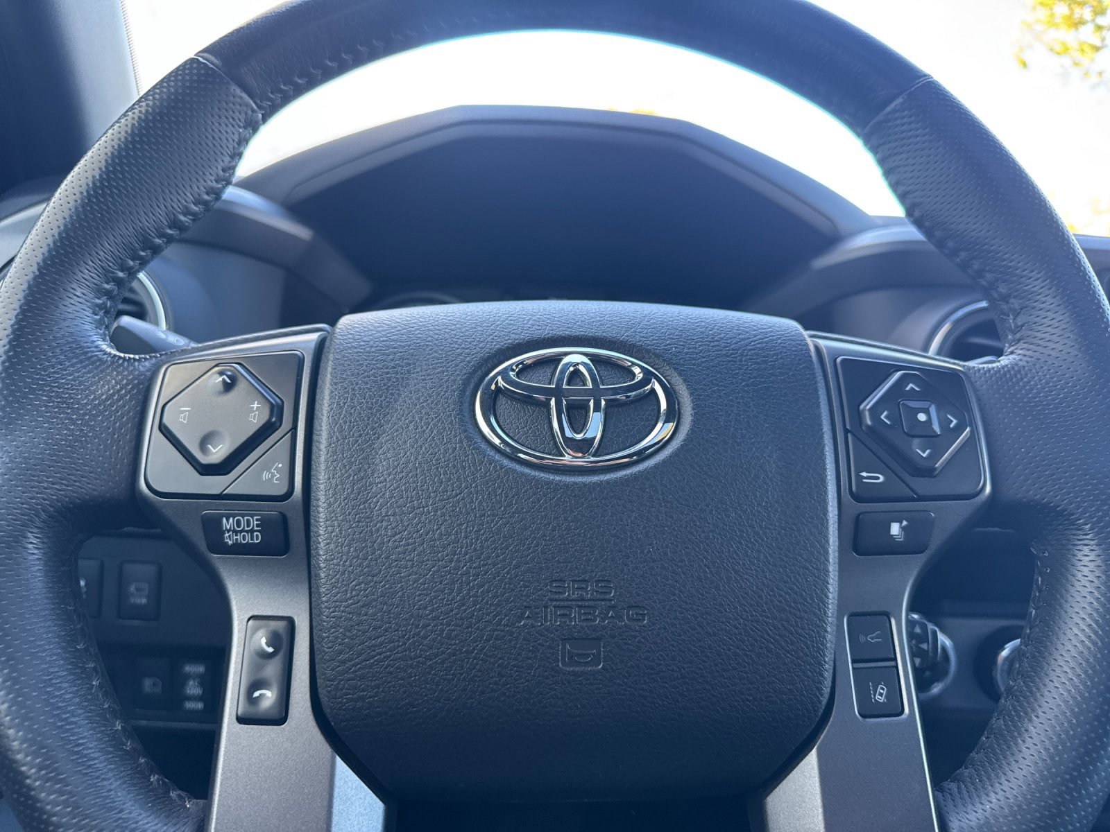 Used 2023 Toyota Tacoma TRD Off-Road w/ TRD Premium Off Road Package AWD/4WD image 23