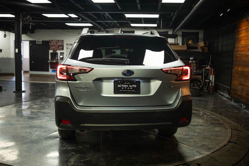 Used 2023 Subaru Outback Premium AWD/4WD image 6