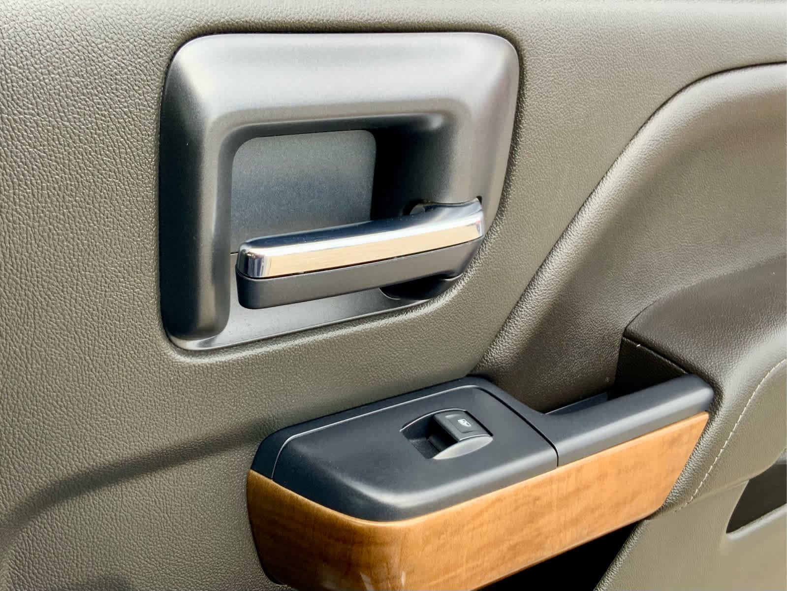 Used 2018 Chevrolet Silverado 1500 LTZ w/ Max Trailering Package image 53