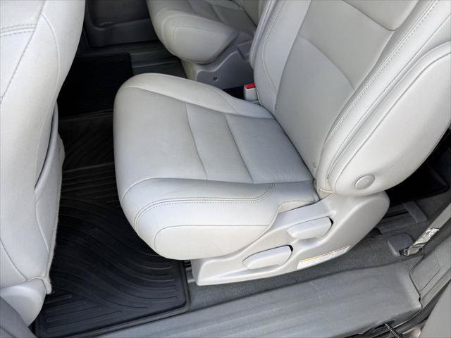 Certified 2019 Toyota Sienna XLE w/ XLE Navigation Package AWD/4WD image 13