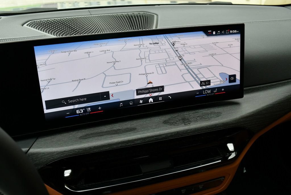 Used 2026 BMW M440i Convertible w/ Premium Package RWD image 76