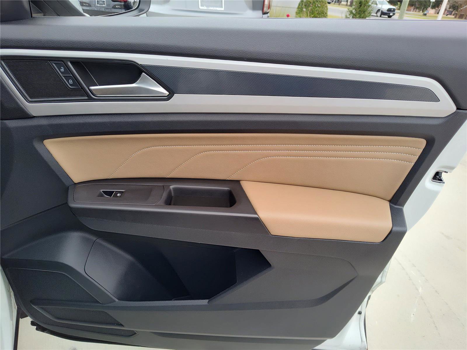 Used 2022 Volkswagen Atlas Cross Sport SE image 23