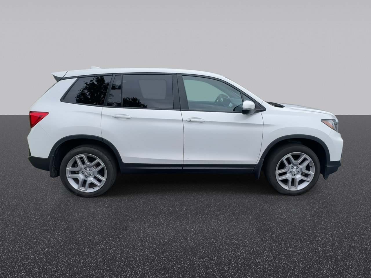 Used 2024 Honda Passport EX-L image 6